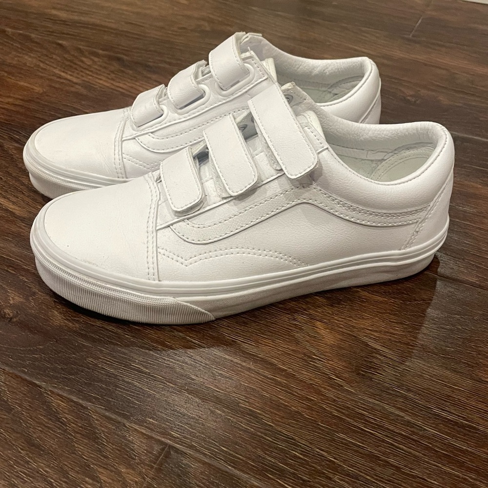 White leather Vans 🤍